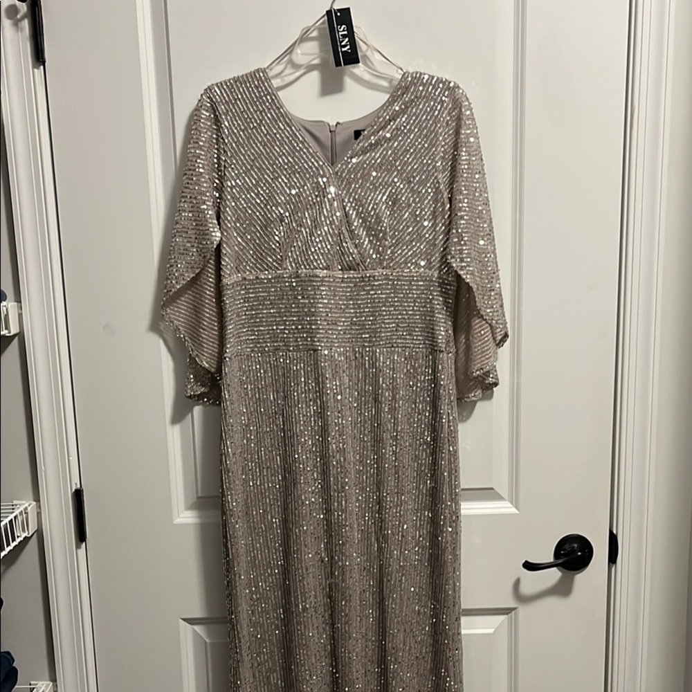 SLNY - Shimmering Silver Sequin Gown - 8P - NWT